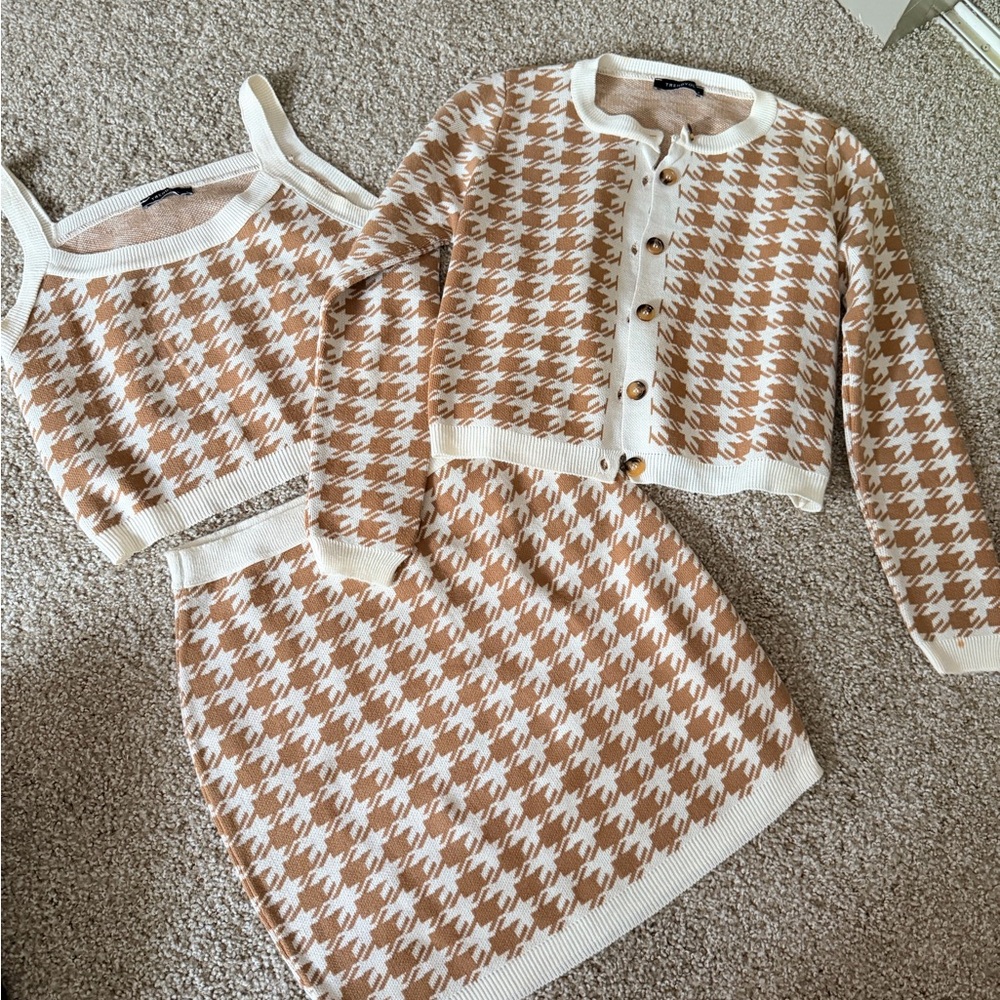 Camel Jacquard Knit 3-Piece Matching Set